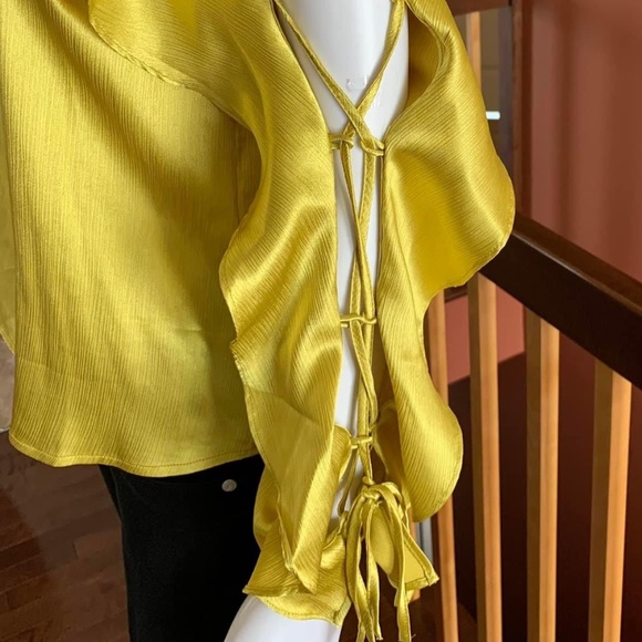 GUESS Cold Shoulder Lace Up Nia Top - Picture 5 of 11